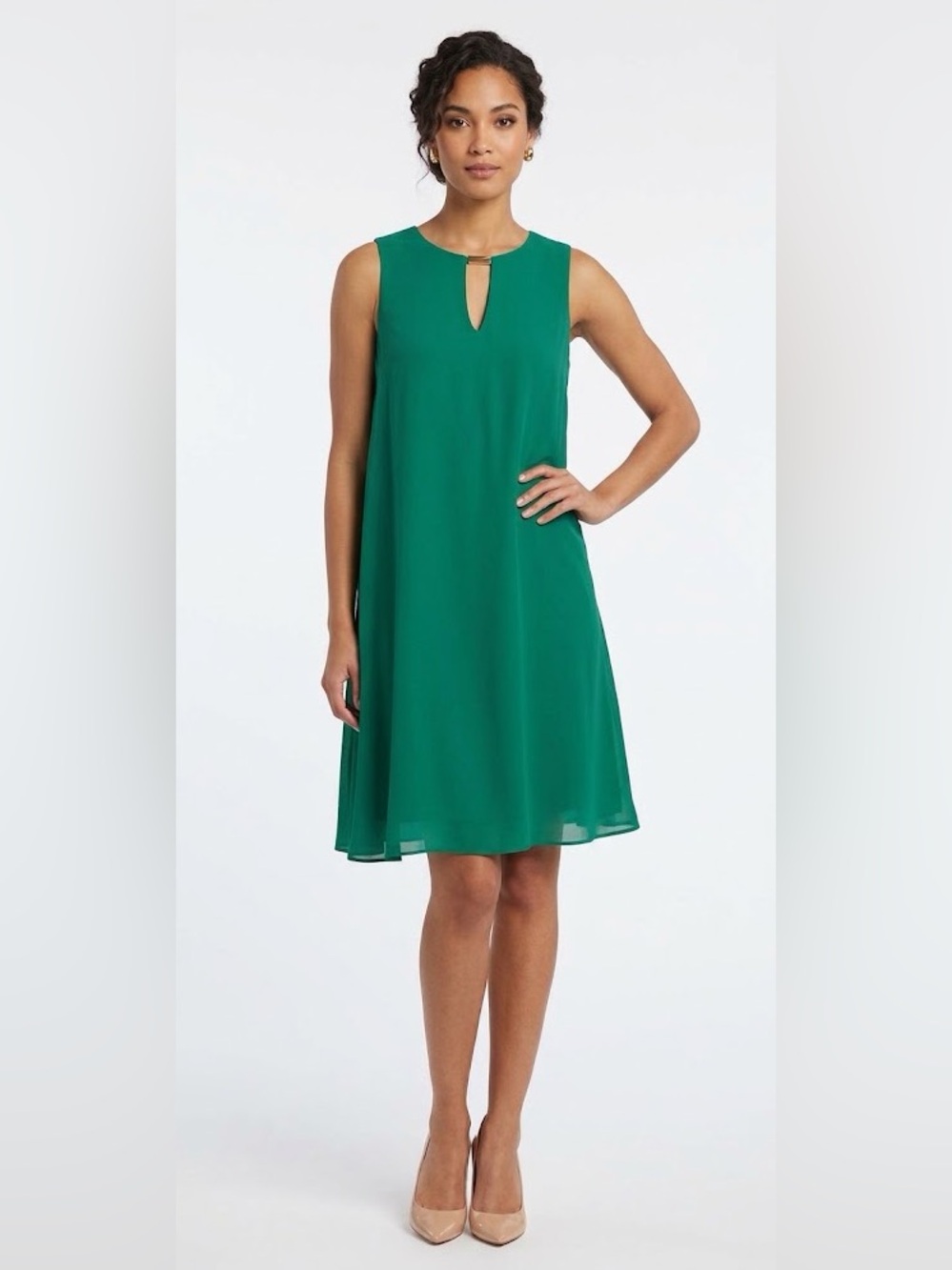 Like New Vince Camuto Green Kelly Sleeveless Cape dress.